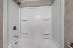 2130 Elm View Dr, Ashwaubenon, WI 54304 - Photo 22