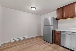 2130 Elm View Dr, Ashwaubenon, WI 54304 - Photo 8