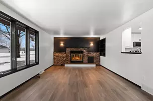 409 Easy St, Green Bay, WI 54311 - Photo 2