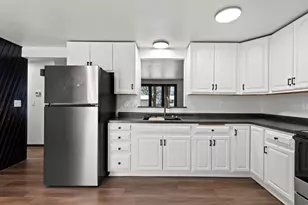 409 Easy St, Green Bay, WI 54311 - Photo 8