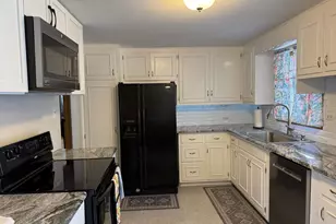 464 Cottage Grove Ave, Ashwaubenon, WI 54304 - Photo 12