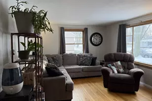 464 Cottage Grove Ave, Ashwaubenon, WI 54304 - Photo 8