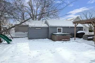 1910 N Lawe Street, Appleton, WI 54911 - Photo 8