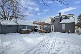 1910 N Lawe St, Appleton, WI 54911 - Photo 10