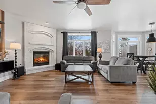 1228 Gail Dr, Green Bay, WI 54311 - Photo 4