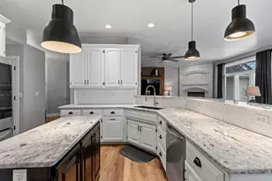 1228 Gail Dr, Green Bay, WI 54311 - Photo 14