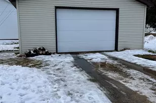 705 W North Water St, New London, WI 54981 - Photo 28