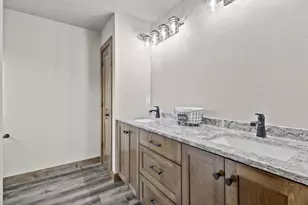 206 Abby Ln, Francis Creek, WI 54214 - Photo 24