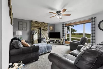 5637 Town Hall Drive, Pulaski, WI 54162 - Photo 8