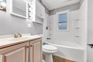 1243 Berner St, Green Bay, WI 54302 - Photo 6