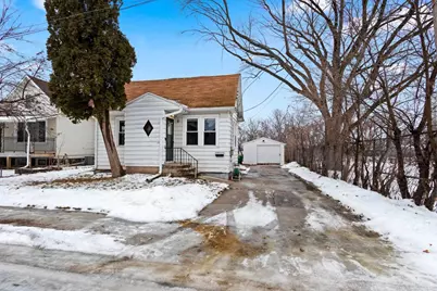 821 School Place, Green Bay, WI 54303 - Photo 4