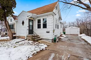 821 School Pl, Green Bay, WI 54303 - Photo 2