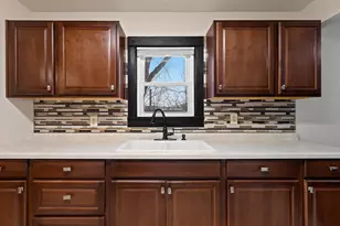 821 School Pl, Green Bay, WI 54303 - Photo 12