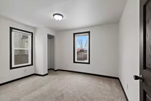 821 School Pl, Green Bay, WI 54303 - Photo 18