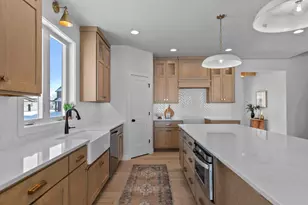 W5826 Roundstone Pl, Menasha, WI 54952 - Photo 6