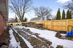 802 E Florida Ave, Appleton, WI 54911 - Photo 34