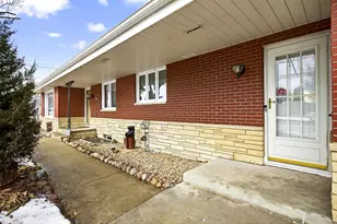 802 E Florida Ave, Appleton, WI 54911 - Photo 2