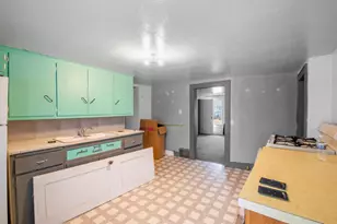 202 Irene St, Green Bay, WI 54302 - Photo 4