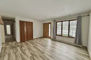 318 Sacramento St, Berlin, WI 54923 - Photo 2