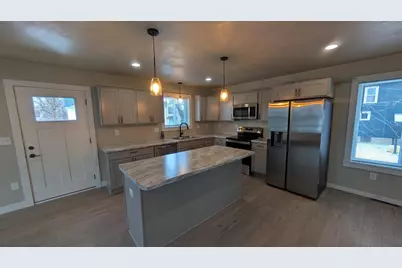 119 E Harrison Street, Appleton, WI 54915 - Photo 4