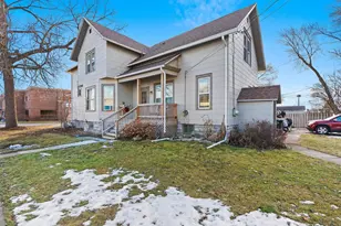 1403 S Main St, Oshkosh, WI 54902 - Photo 2
