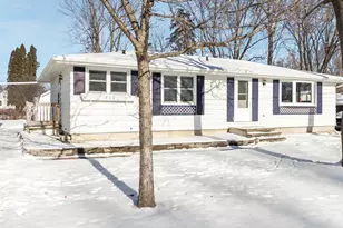 800 Maple St, Winneconne, WI 54986 - Photo 2