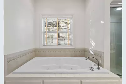 825 Yorkshire Road, Neenah, WI 54956 - Photo 36