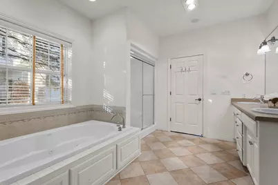 825 Yorkshire Road, Neenah, WI 54956 - Photo 34