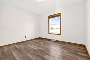 1025 Mill Pond Cir, Weyauwega, WI 54983 - Photo 18