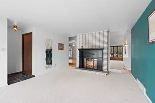 1313 Sorrento Dr, Green Bay, WI 54304 - Photo 2