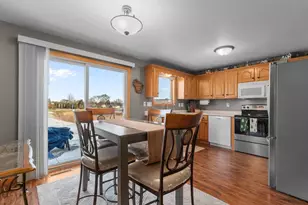 708 Saunders Rd, Kaukauna, WI 54130 - Photo 8