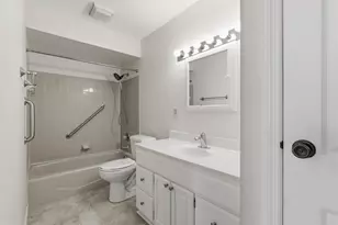 2324 Wisconsin St, Oshkosh, WI 54901 - Photo 20