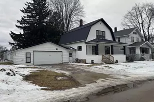 618 E Division St, Shawano, WI 54166 - Photo 2