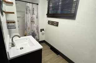 618 E Division St, Shawano, WI 54166 - Photo 10