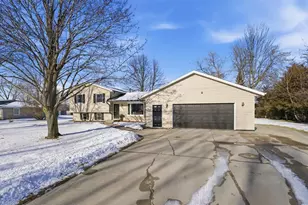 5696 Glendale Ave, Green Bay, WI 54313 - Photo 1