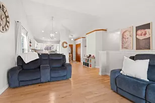 616 W 10th St, Kaukauna, WI 54130 - Photo 8