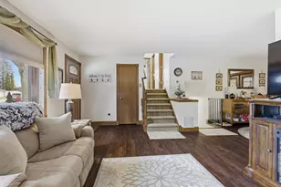 1251 Burnette St, Neenah, WI 54956 - Photo 4