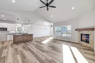 1270 Autumn Fld Ln, De Pere, WI 54115 - Photo 6