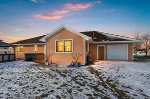 2141 Wheat Way, Green Bay, WI 54311 - Photo 2