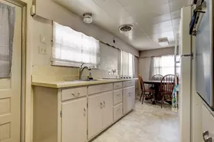 118 Coleman St, Marinette, WI 54143 - Photo 10