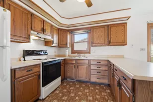 637 E Scott St, Fond du Lac, WI 54935 - Photo 10