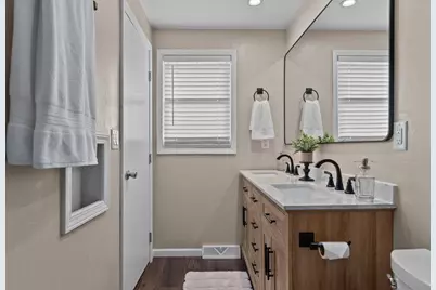 978 Evans Street, Neenah, WI 54956 - Photo 14