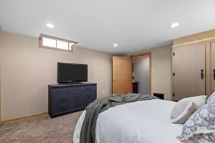 978 Evans St, Neenah, WI 54956 - Photo 24