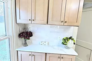 1633 Burdick St, Oshkosh, WI 54901 - Photo 10