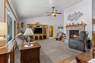 1615 Shallow Creek Ct, Green Bay, WI 54313 - Photo 18