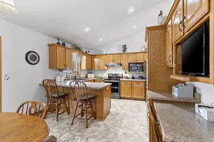 1615 Shallow Creek Ct, Green Bay, WI 54313 - Photo 14