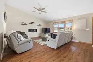 109 Nicole Ln, Wrightstown, WI 54180 - Photo 2