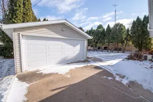 1850 Knapp St, Oshkosh, WI 54902 - Photo 18