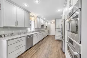 4640 Ridgeview Ct, Wisconsin Rapids, WI 54494 - Photo 4