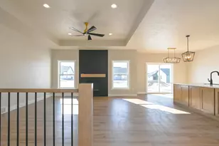 2041 Red Fox Ln, Kaukauna, WI 54130 - Photo 8